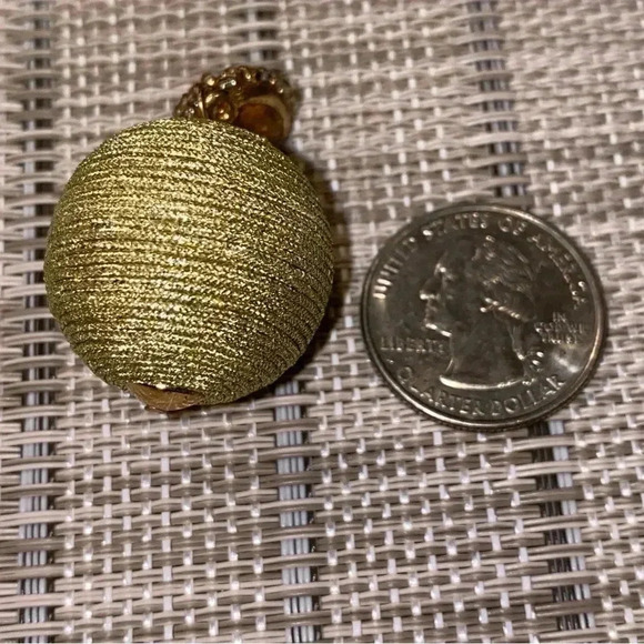 Vintage Beaded Pierced Earrings Goldtone - Picture 5 of 5